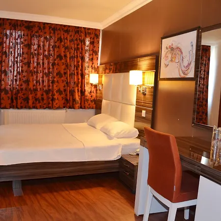 La Piano Hotel 2*