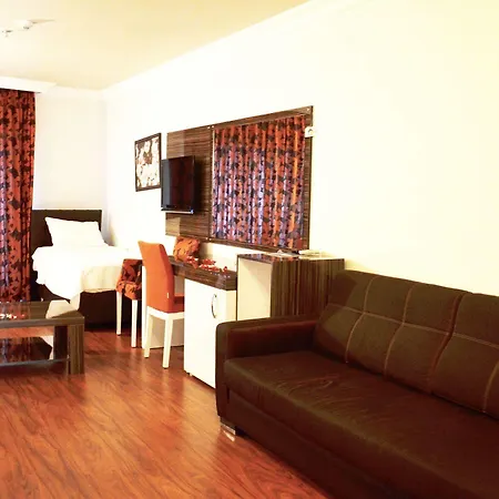 La Piano Hotel 2*