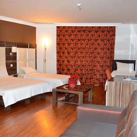La Piano Hotel