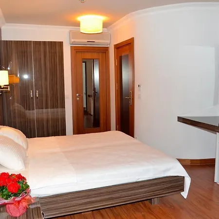 Hotel La Piano 4*
