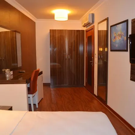 La Piano Hotel