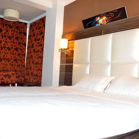 Hotel La Piano 4*