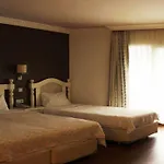 酒店 La Piano 4*