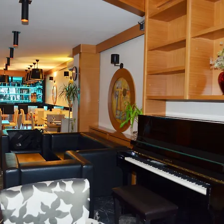 La Piano ホテル 4*